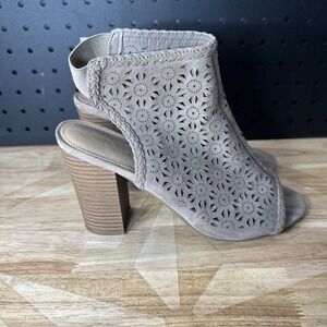 Lauren Conrad open toe heels. Heels measures 3 1/2 Inches Color Tan